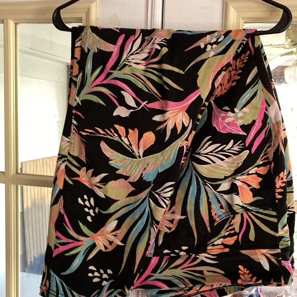 Tropical pants๐บ๐บ๐บ - Picture 7 of 17